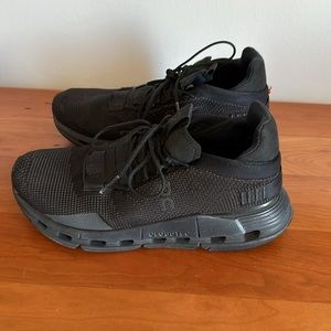 Oncloud black sneakers